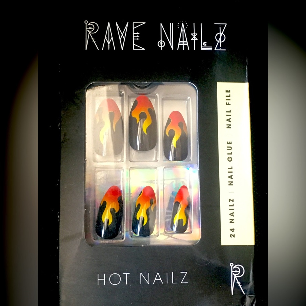 Rave Nailz - press on acrylic nails